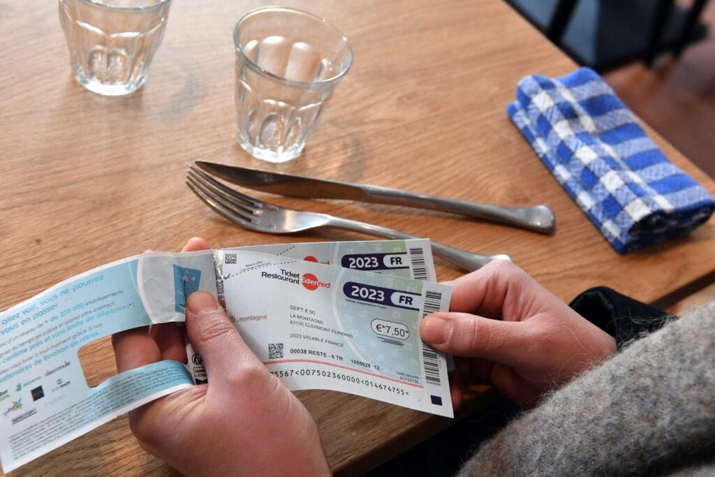 Doit-on vraiment déclarer les tickets restaurant aux impôts